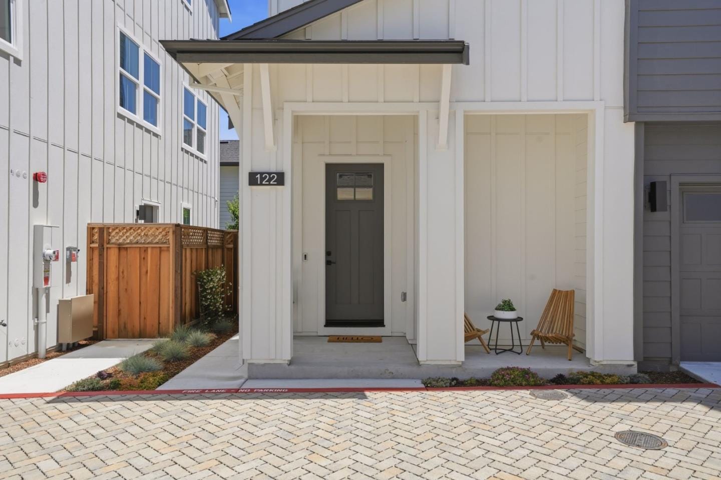 122 Sunnyside CT — photo 2