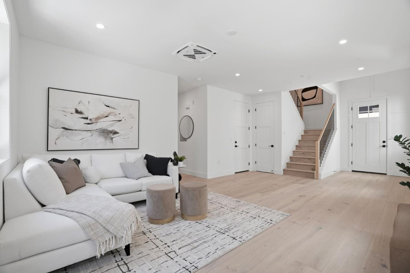 122 Sunnyside CT — photo 3